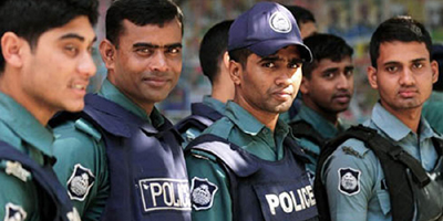 Bangladesh police detain three journalists